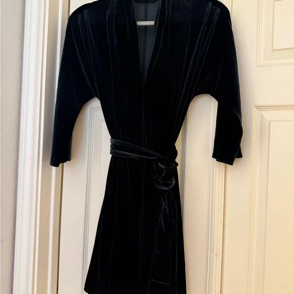 Zara XS velvet dress with tie - Picture 2 of 4